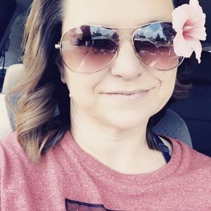 Meet your Posher, Crystal
